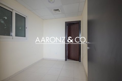 Снять в аренду квартиру в Джумейра Лейк Тауэрс, Дубай: 3 спальни, 182м², № 95355 - фото 9