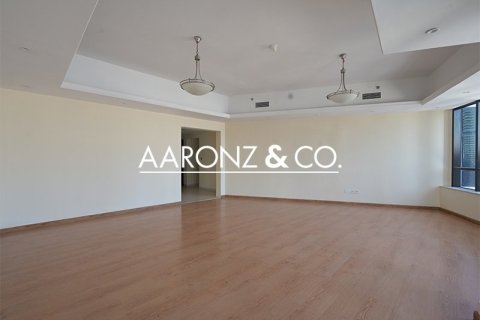 Квартира в Джумейра Лейк Тауэрс, Дубай, 3 спальни, 182м², № 95355