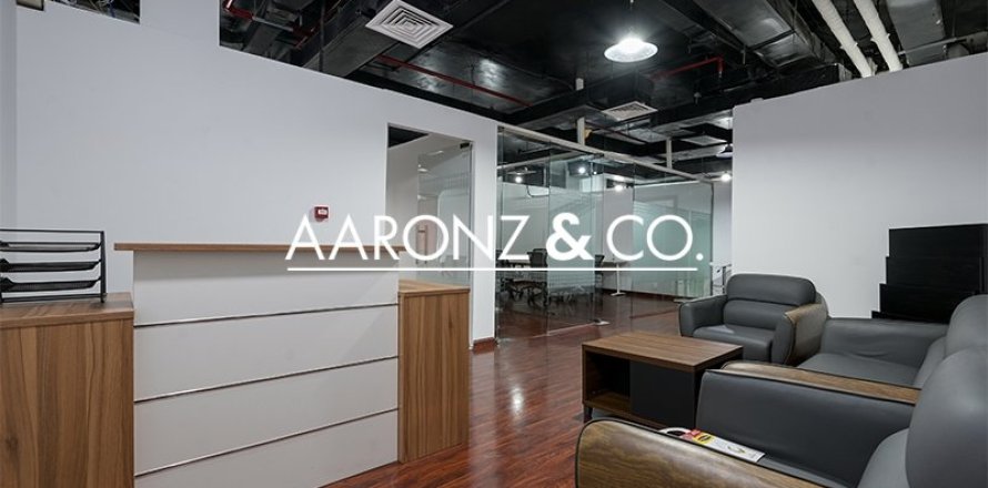 Bureau à Business Bay, Dubai, 109 m², № 99788