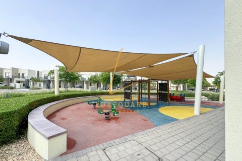 Villa in Dubai South (Dubai World Central), Dubai 3 bedrooms, 163 sq.m. № 69215 - photo 29