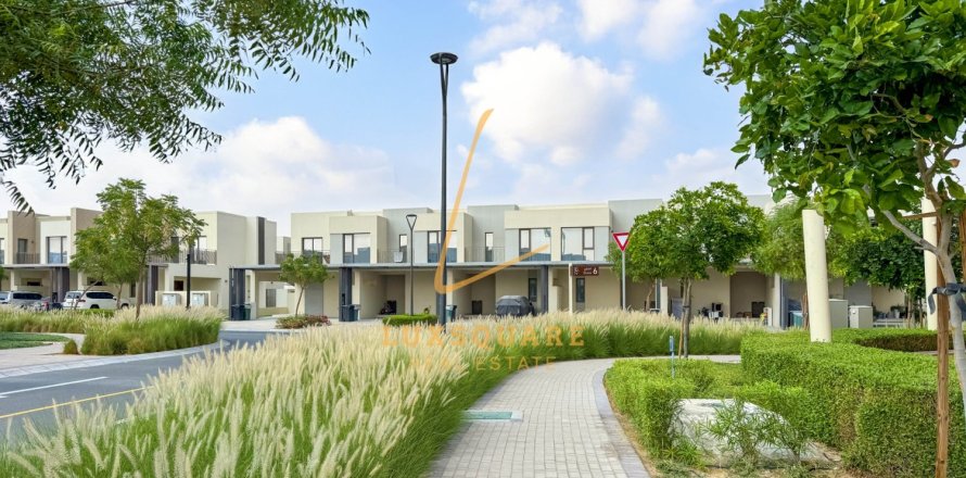 Villa in Dubai South (Dubai World Central), Dubai 3 bedrooms, 163 sq.m. № 69214