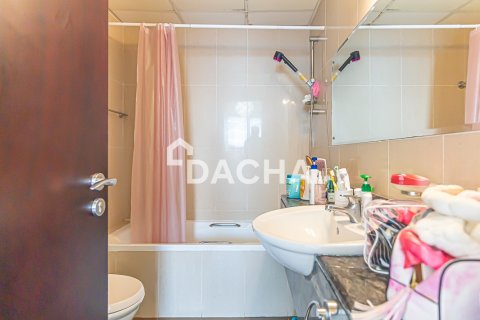 Apartment in Jumeirah Lake Towers, Dubai 2 bedrooms, 131 sq.m. № 114846 - photo 9