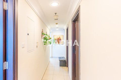 Apartment in Jumeirah Lake Towers, Dubai 2 bedrooms, 131 sq.m. № 114846 - photo 17
