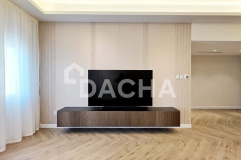 Apartment in Discovery Gardens, Dubai 2 bedrooms, 123 sq.m. № 114841 - photo 16