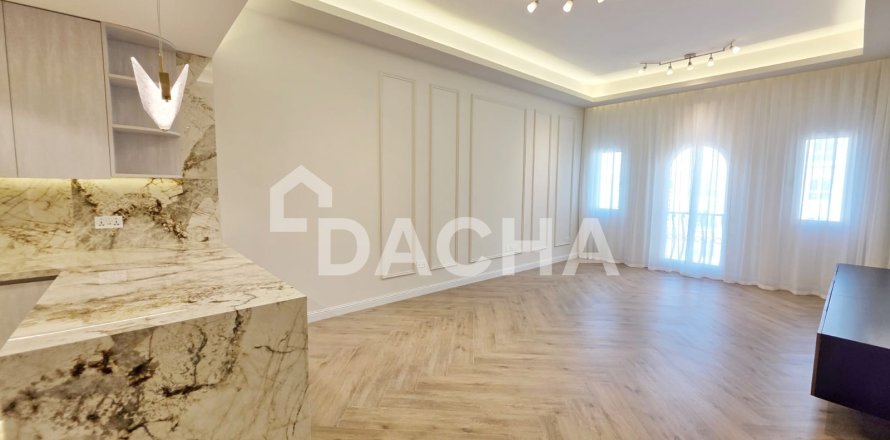 Apartment in Discovery Gardens, Dubai 2 bedrooms, 123 sq.m. № 114841