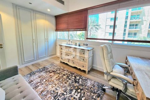 Apartment in Dubai 2 bedrooms, 94 sq.m. № 21637 - photo 14