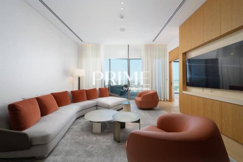 Apartment in Jumeirah, Dubai 3 bedrooms, 268 sq.m. № 24079 - photo 1