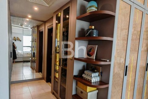 Apartment in Business Bay, Dubai 3 bedrooms, 203 sq.m. № 24076 - photo 10