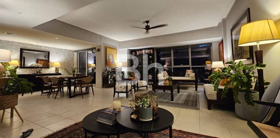 Apartment in Business Bay, Dubai 3 bedrooms, 203 sq.m. № 24076