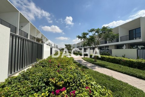 Adosado en Town Square, Dubai, 3 dormitorios, 172 m², № 104972 - foto 4