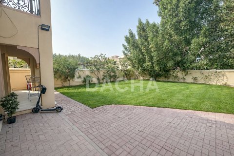 Купить виллу в Jumeirah Village Triangle, Дубай: 2 спальни, 250м², № 104979 - фото 3