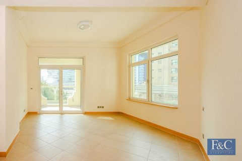 Apartment in Shoreline Apartments, Palm Jumeirah, Dubai 2 bedrooms, 186 sq.m. № 103812 - photo 14