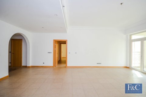 Apartment in Shoreline Apartments, Palm Jumeirah, Dubai 2 bedrooms, 186 sq.m. № 103812 - photo 11
