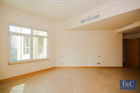 Apartment in Shoreline Apartments, Palm Jumeirah, Dubai 2 bedrooms, 186 sq.m. № 103812 - photo 12