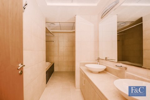 Apartment in Shoreline Apartments, Palm Jumeirah, Dubai 2 bedrooms, 186 sq.m. № 103812 - photo 15