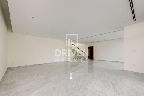 Villa in District One, Mohammed Bin Rashid City, Dubai 5 bedrooms, 834.83 sq.m. № 128650 - photo 12