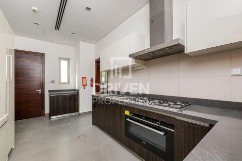 Villa in District One, Mohammed Bin Rashid City, Dubai 5 bedrooms, 834.83 sq.m. № 128650 - photo 7