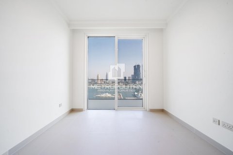 Apartment in EMAAR Beachfront, Dubai Harbour, Dubai 2 bedrooms, 115 sq.m. № 15992 - photo 16