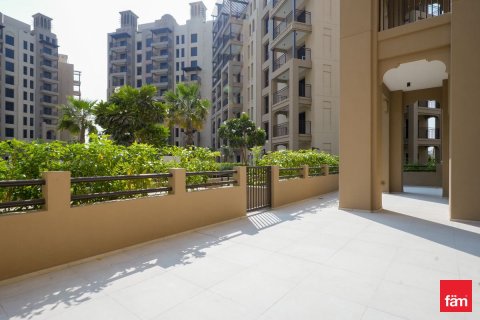Apartment in Umm Suqeim, Dubai 2 bedrooms, 175.1 sq.m. № 85977 - photo 20