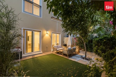 Таунхаус в Дубае, 2 спальни, 164.8м², № 85976