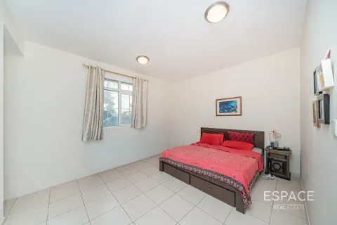 Снять в аренду виллу в Арабиан Ранчес, Дубай: 3 спальни, 228м², № 71370 - фото 6