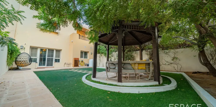 Вилла в Арабиан Ранчес, Дубай, 3 спальни, 228м², № 71370