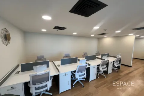 Office in Jumeirah Lake Towers, Dubai 104 sq.m. № 71372 - photo 3