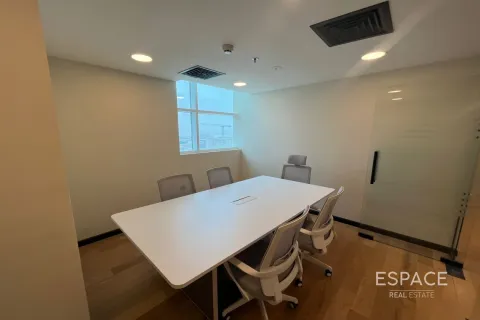 Office in Jumeirah Lake Towers, Dubai 104 sq.m. № 71372 - photo 6