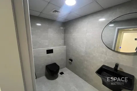 Office in Jumeirah Lake Towers, Dubai 104 sq.m. № 71372 - photo 9