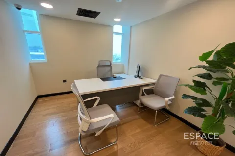 Office in Jumeirah Lake Towers, Dubai 104 sq.m. № 71372 - photo 7