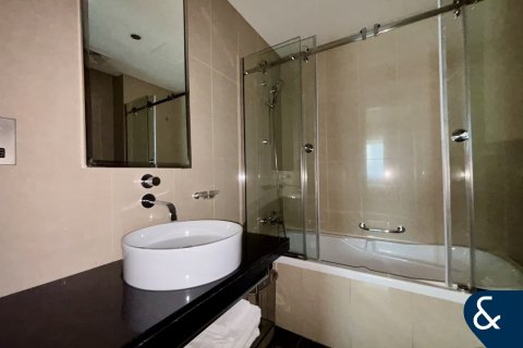 Снять в аренду квартиру в Джумейра Лейк Тауэрс, Дубай: 2 спальни, 91м², № 91499 - фото 6