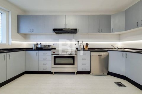 Hotel Apartment in Dubai Marina, Dubai 3 bedrooms, 219 sq.m. № 21380 - photo 6
