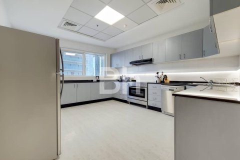 Hotel Apartment in Dubai Marina, Dubai 3 bedrooms, 219 sq.m. № 21380 - photo 7