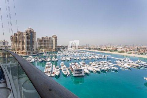 Appartement à Tiara Residences, Palm Jumeirah, Dubai, 2 chambres, 156 m², № 15840 - photo 1