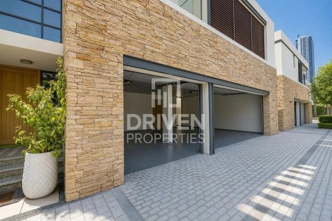 Villa in Sobha Hartland, Mohammed Bin Rashid City, Dubai 5 bedrooms, 745.83 sq.m. № 135908 - photo 27