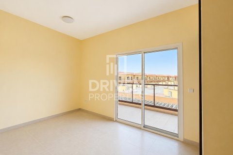 Villa in Dubai Land, Dubai 4 bedrooms, 414.44 sq.m. № 135899 - photo 8