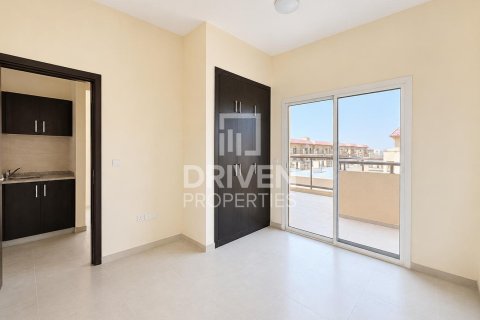 Villa in Dubai Land, Dubai 4 bedrooms, 414.44 sq.m. № 135899 - photo 7