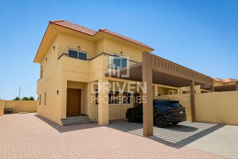 Villa in Dubai Land, Dubai 4 bedrooms, 414.44 sq.m. № 135899