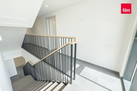 Снять в аренду виллу в Дубае: 4 спальни, 302.5м², № 89274 - фото 2