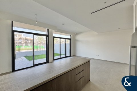 Townhouse in Mudon, Dubai 3 bedrooms, 206 sq.m. № 76377 - photo 8
