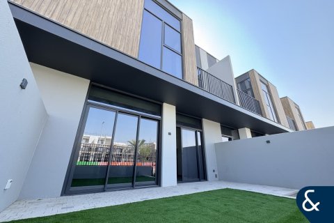 Townhouse in Mudon, Dubai 3 bedrooms, 206 sq.m. № 76377 - photo 1