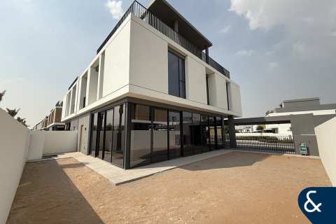 Villa in Arabian Ranches 3, Dubai 4 bedrooms, 302 sq.m. № 76392 - photo 1