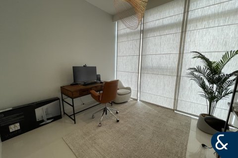 Apartment in EMAAR Beachfront, Dubai Harbour, Dubai 3 bedrooms, 198 sq.m. № 76378 - photo 12