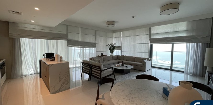 Apartment in EMAAR Beachfront, Dubai Harbour, Dubai 3 bedrooms, 198 sq.m. № 76378