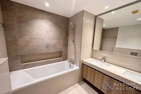 Appartement à Downtown Dubai (Downtown Burj Dubai), Dubai, 2 chambres, 112 m², № 76376 - photo 15