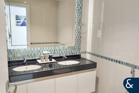 Снять в аренду квартиру в Дубай Марине, Дубай: 2 спальни, 126м², № 79426 - фото 8