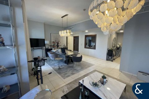 Снять в аренду квартиру в Бизнес-Бэе, Дубай: 3 спальни, 177м², № 79416 - фото 1