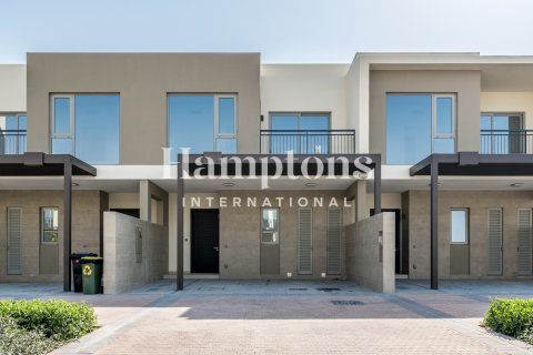 Снять в аренду таунхаус в Arabian Ranches 2, Дубай: 3 спальни, 174.99952304м², № 112599 - фото 4