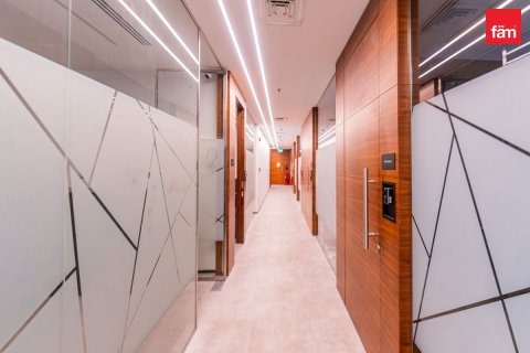 Oficina en Business Bay, Dubai, 626.3 m², № 13151 - foto 24