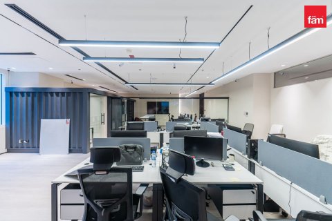 Oficina en Business Bay, Dubai, 626.3 m², № 13151 - foto 13